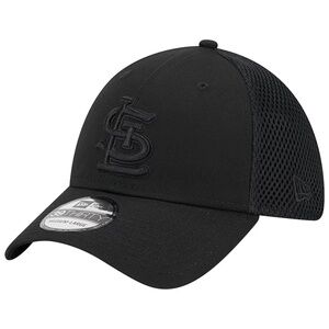 NWT St. Louis Cardinals New Era Black-on-Black 39THIRTY Flex Hat Size sm/Med
